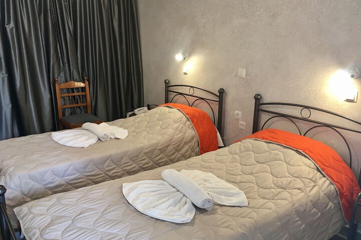 Room 3 of 35