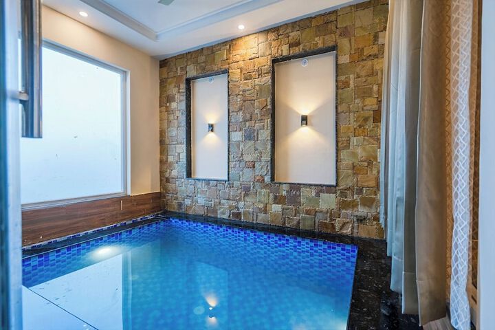 Pool 20 of 45