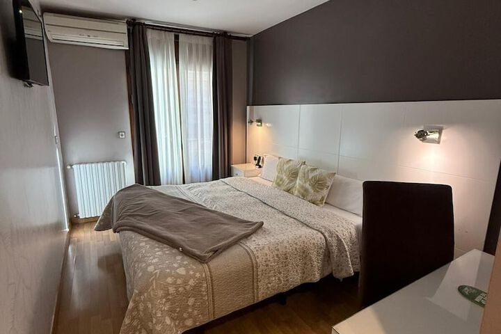 Room 26 of 101