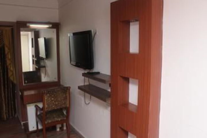 Room 16 of 19