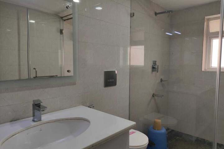 Room 42 of 46