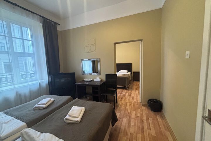 Room 201 of 272