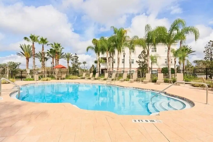 Pool 12 of 28