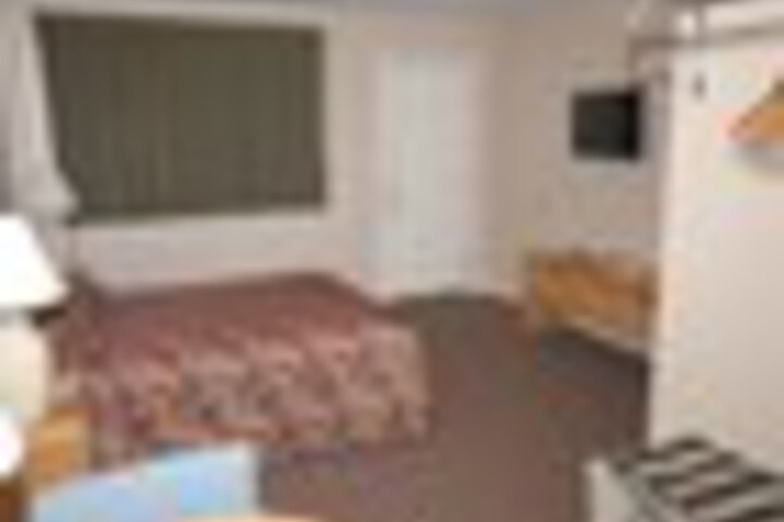 Room 11 of 36