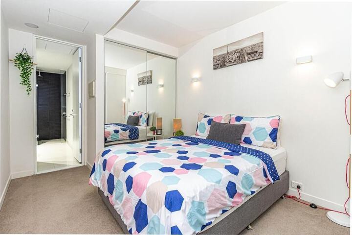 Room 5 of 68