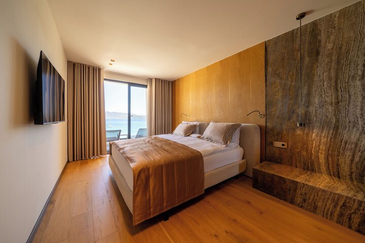 Room 55 of 177
