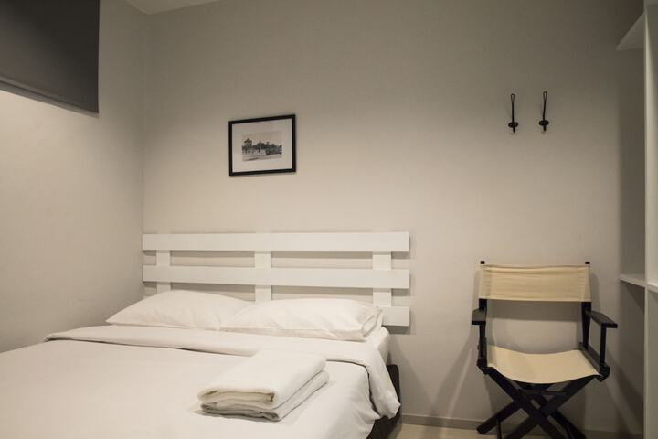 Room 29 of 142