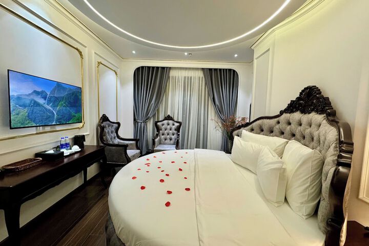 Room 73 of 165