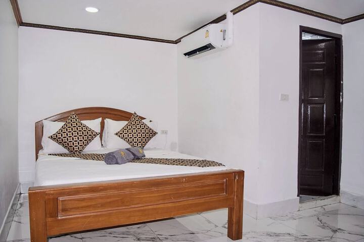 Room 6 of 44