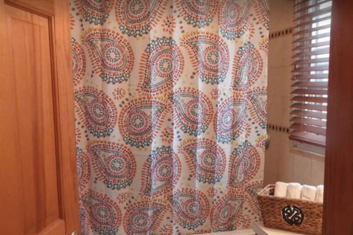 Room 11 of 23