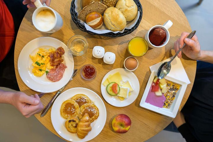 Breakfast/Coffee Service 34 of 45