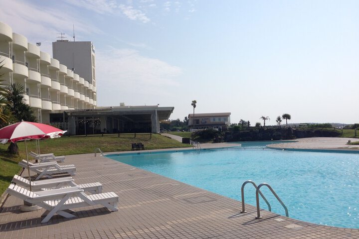 Hotel Pool