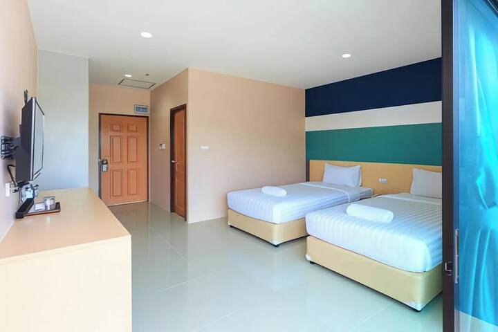 Room 8 of 40
