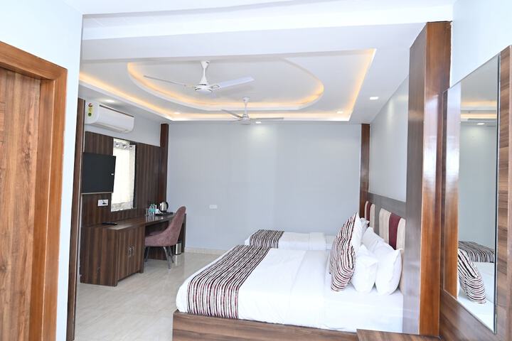 Room 18 of 123