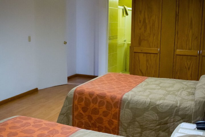 Room 15 of 68