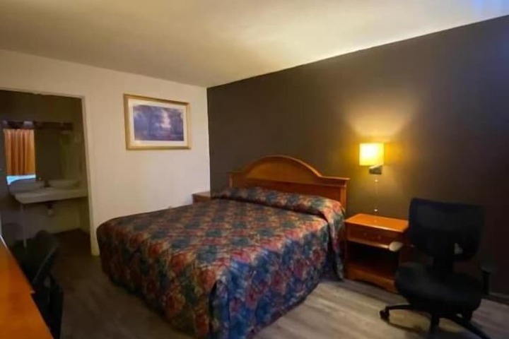 Room 5 of 28