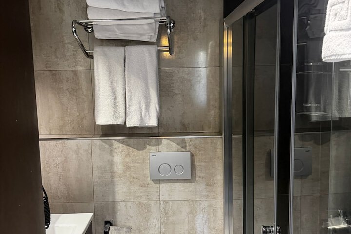 Clean Restrooms