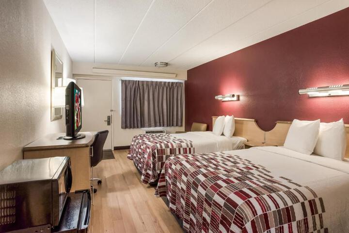Standard Room, King or Two Doubles (2 of 9)