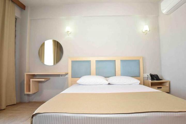 Room 3 of 10