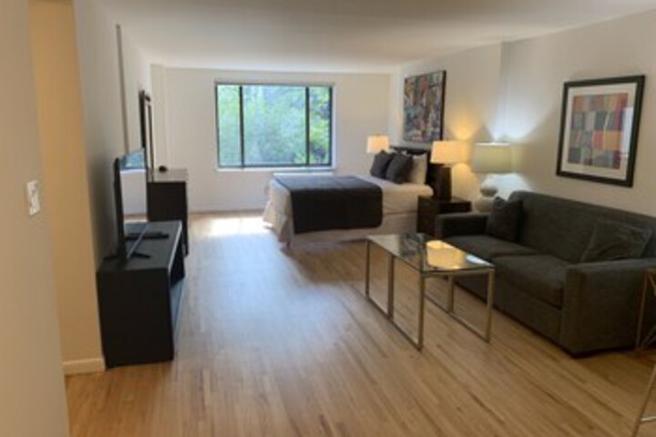Room 9 of 37
