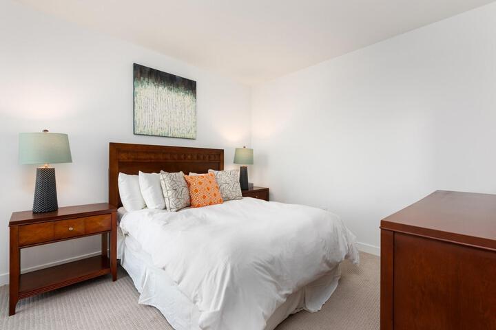 Room 34 of 208