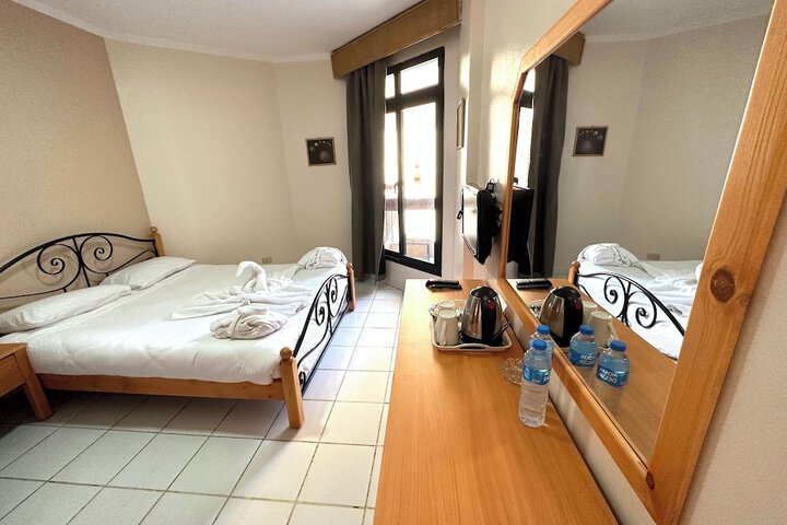Room 45 of 120