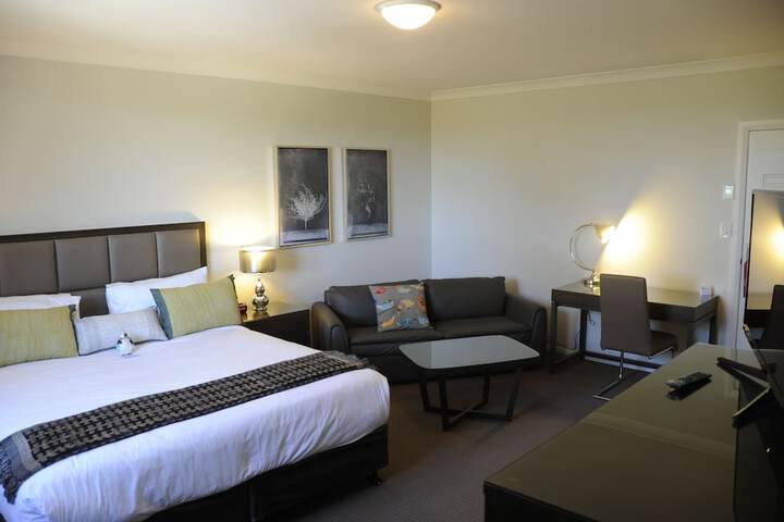 Room 7 of 27
