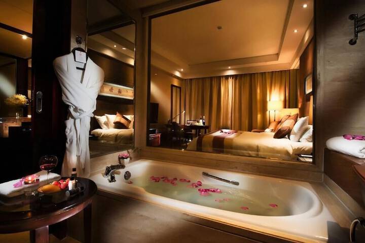 Room 15 of 31