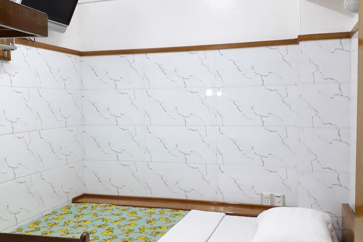 Room 10 of 63