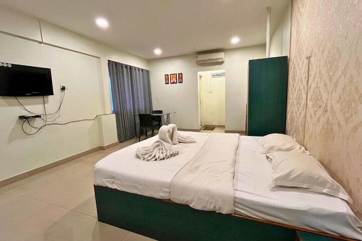 Room 7 of 11