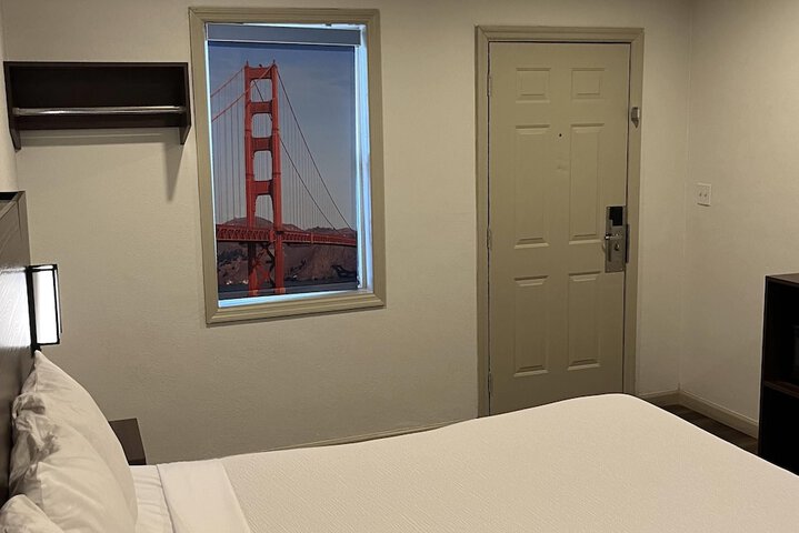 Room 3 of 7