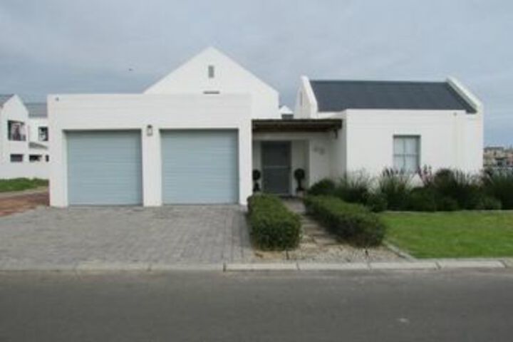 6 Sea Diamond Self catering