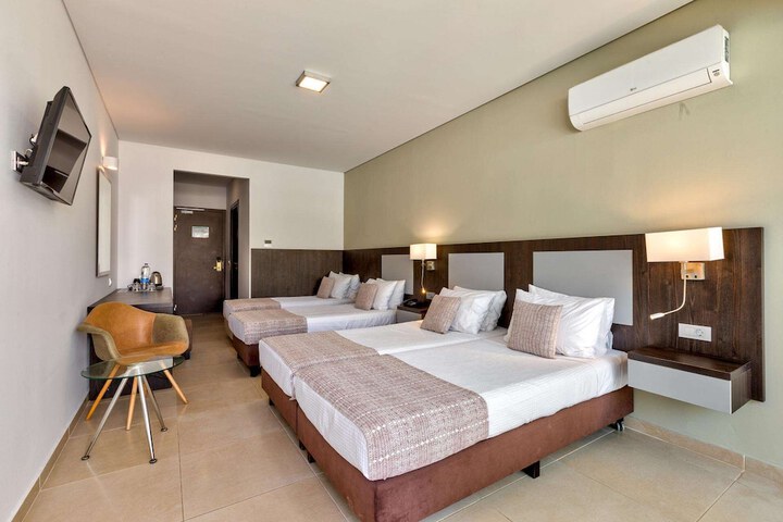 Room 20 of 115