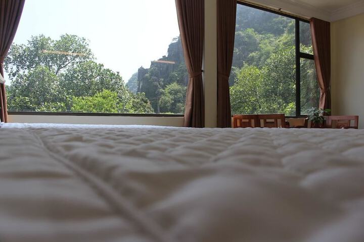 Room 2 of 49