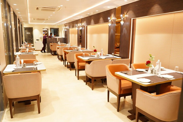 Dining 37 of 47