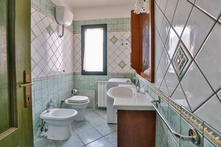 Room 15 of 16