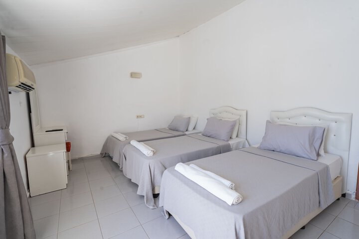 Room 13 of 26