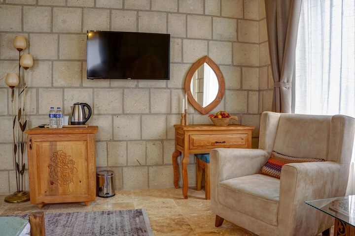 Room 5 of 37