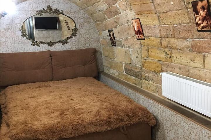 Room 46 of 68