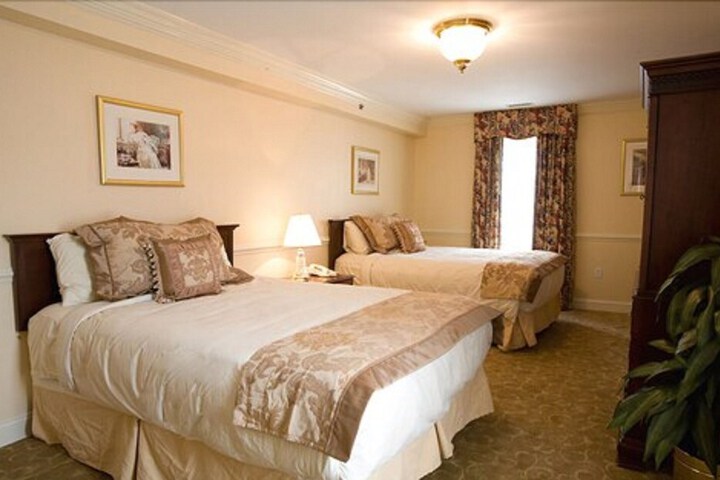 Room 12 of 19