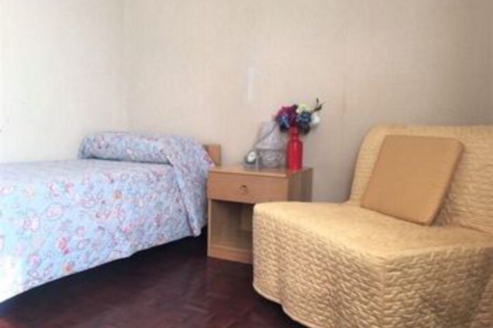 Room 215 of 499