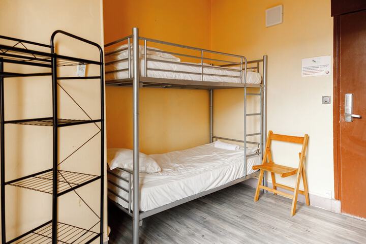Room 6 of 51