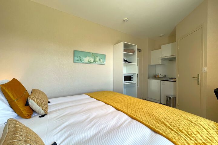 Room 12 of 75