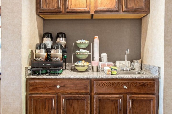 Breakfast/Coffee Service 29 of 35