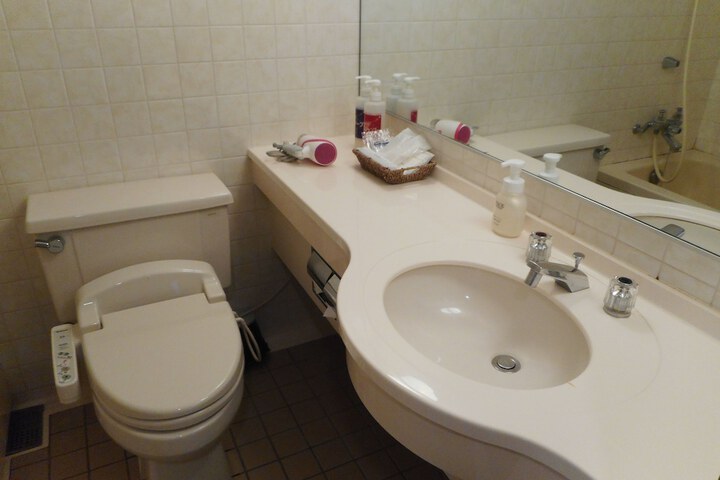 Room 12 of 35