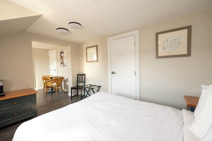 Room 37 of 118