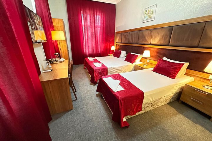 Room 27 of 47