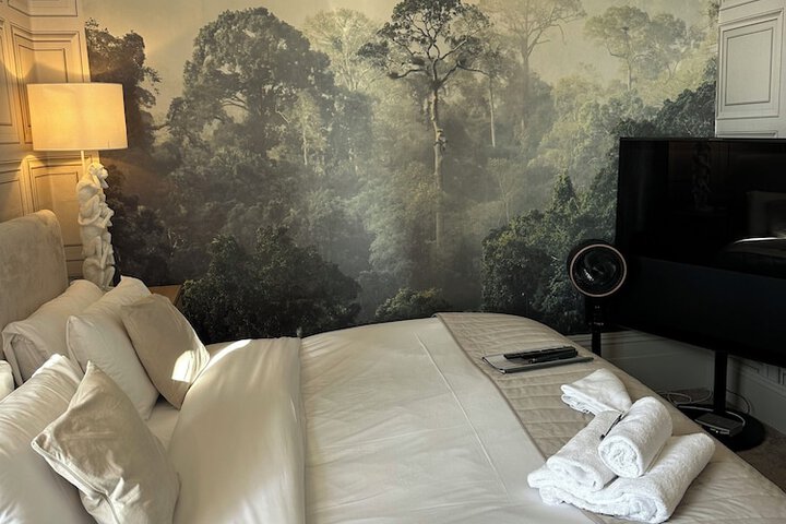 Room 43 of 171
