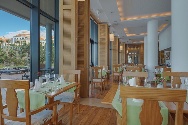 Dining 307 of 411