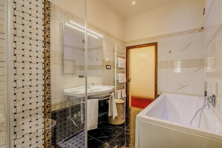Room 145 of 185